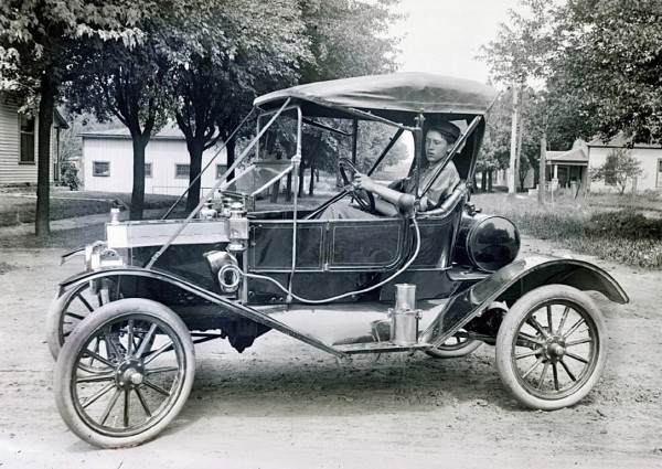 1911FordTtorpedorarintogo.jpg