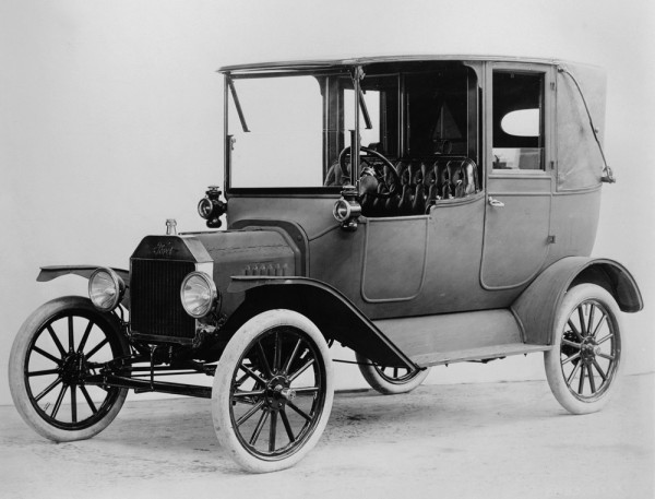 1915 Model T Town Car new.jpg