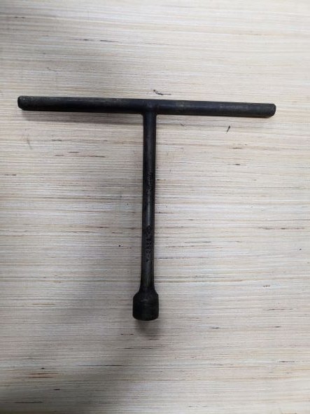 T-2839 Wire Wheel Lug Wrench 1s.jpg