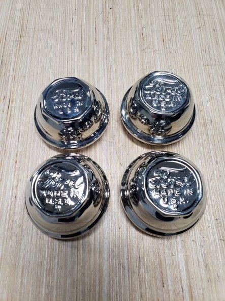 Wire Wheel Hubcaps 1s.jpg