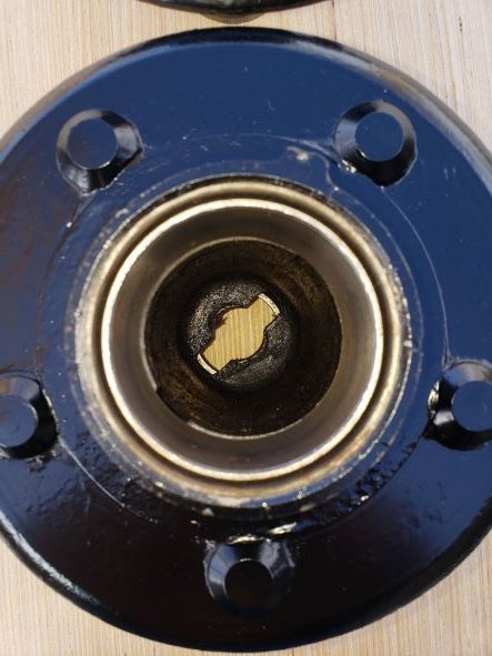 Hub Set Front 3 Wire Wheel 5s.jpg