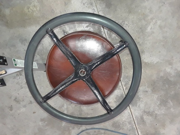 Steering wheel, 17 inch.jpg