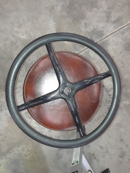 Steering wheel,a 17 inch.jpg