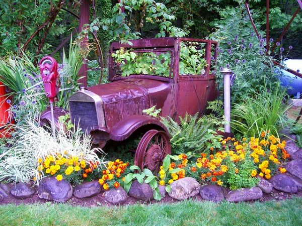 T yard Art.png