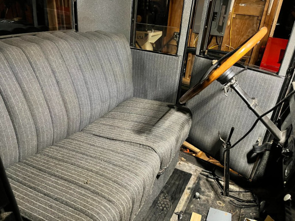 Mockup 1.jpg