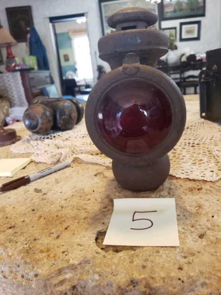 Lamp 5 Tail Light Front View.jpg