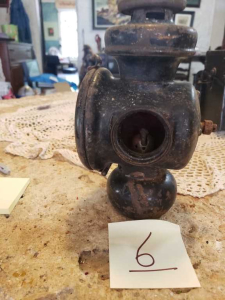 Lamp 6 Side View with missing lens.jpg