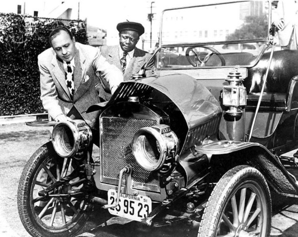 Benny_and_Rochester_Benny's_Maxwell_1951.jpg