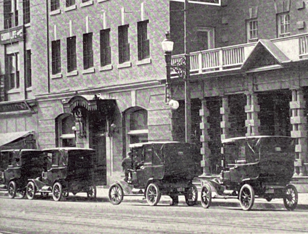 Four T Towncars 1913-14.jpeg
