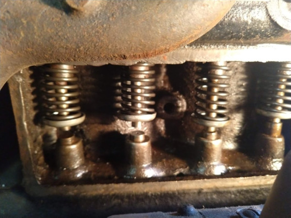 stuck valves cylinder 2.jpg