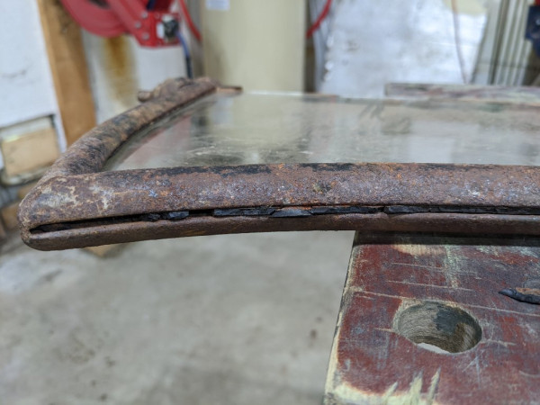 Windshield seal 1.jpg