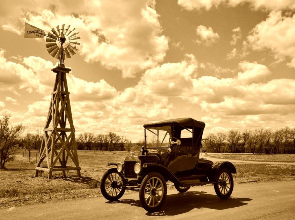 1915 runabout.jpg