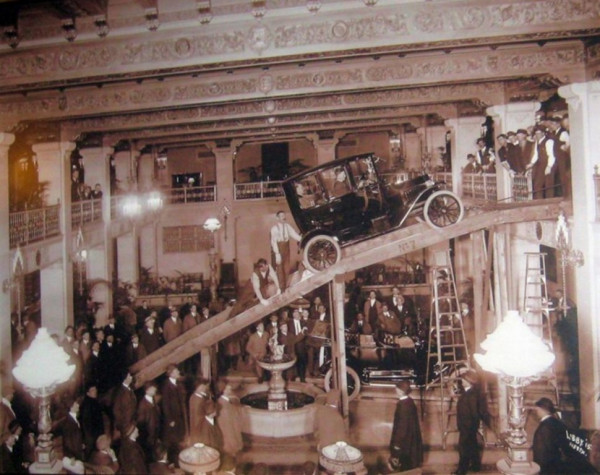 1915 hang.jpg