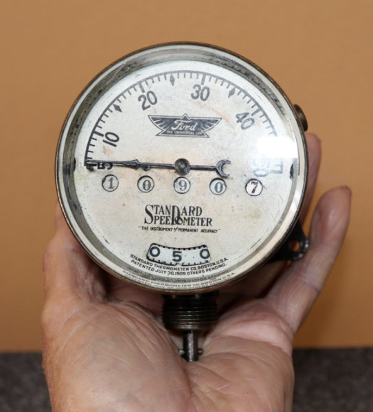 Ford Special Standard Speedometer 2.jpg