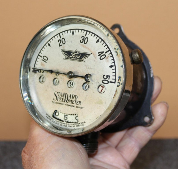 Ford Special Standard Speedometer 1.jpg