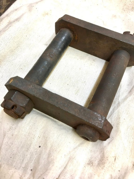 Rear Shackles_s.jpg