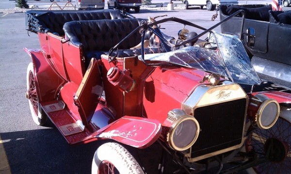 Model  T Accident 21949.jpg