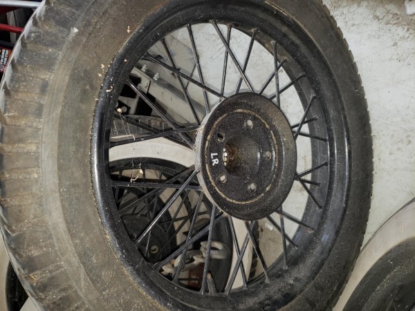Model T Wire Wheel.jpg