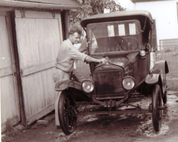 Royce 1917 model t.jpg