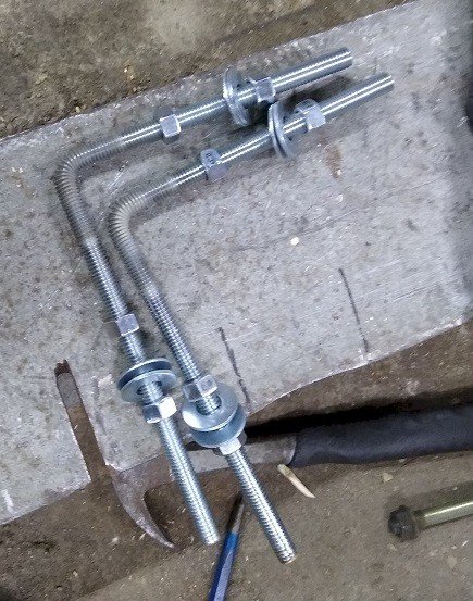 engine stand bolts.jpg