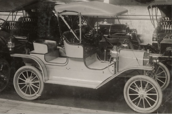EARLY T AT NEW YORK SHOW - DECEMBER 1908