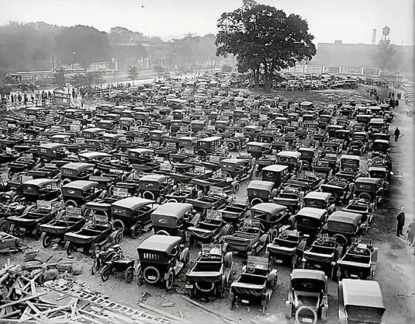 Packed parking lot for game one of the 1916 World Series in Boston..jpg