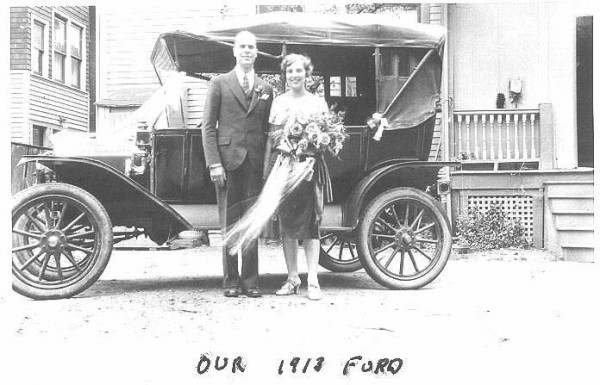 13 T in 1929 wedding of Louise Sippel and Farrell B Kinnaman in Cleveland Ohio.jpg