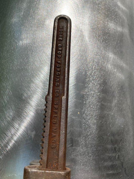 wrench2.jpg