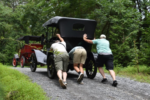 ..and sometimes a T needs some help up a hill. This 15 had some intermittent trouble with slipping bands and a full load.