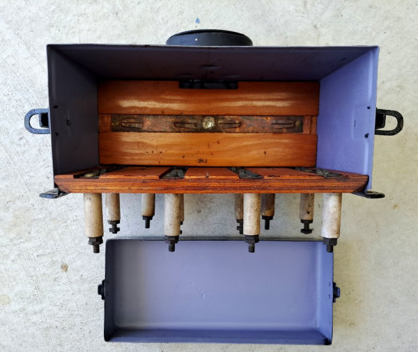 1913 Box 3.jpg
