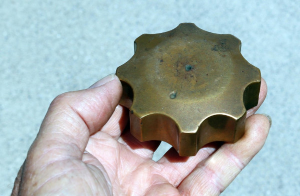 Speedster brass gas cap 1.jpg