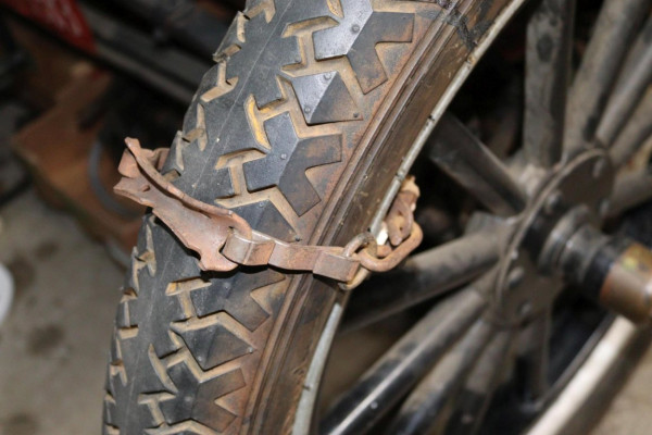 Mud hook on wheel.jpg
