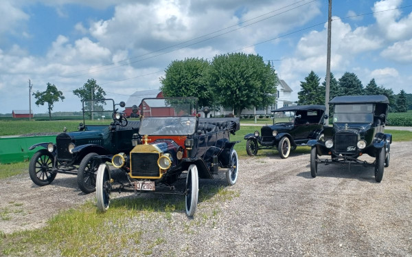 20230810_140153.jpg (252.18 KiB) Viewed 1316 times Our other cars out on tour today. Starting to look like fall ain't it?