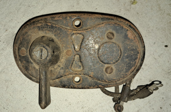 2627 Switch 1.jpg