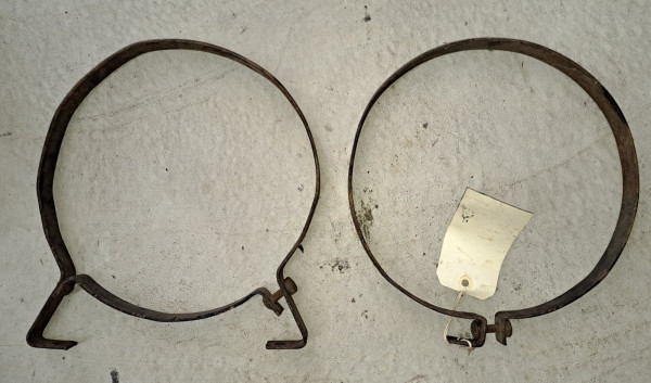 Gas Tank Bracket Set Round.jpg