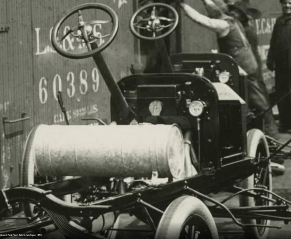 1915 fords being loaded for shipment chassis detail .png