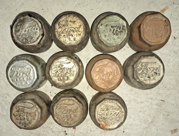 Caps.jpg