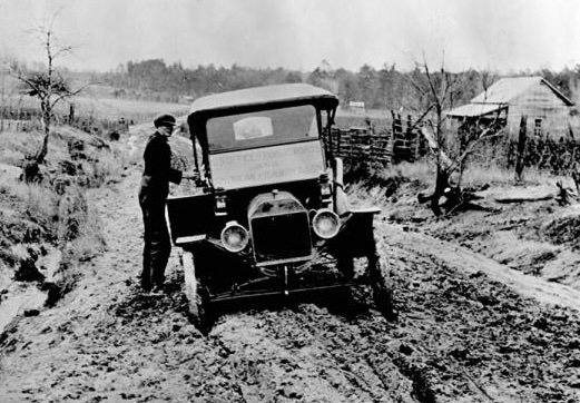 auto_stuck_in_mud.jpeg