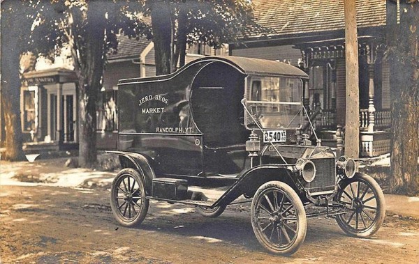 EARLY 1912 FORD PIE WAGON-REAL ONE.jpg