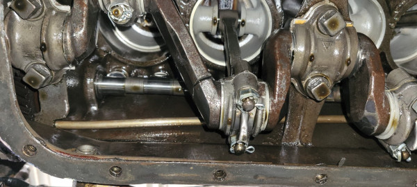 1915 broken crankshaft.jpg