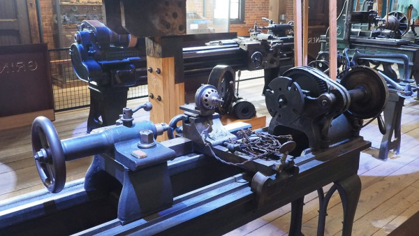 lathe.JPG