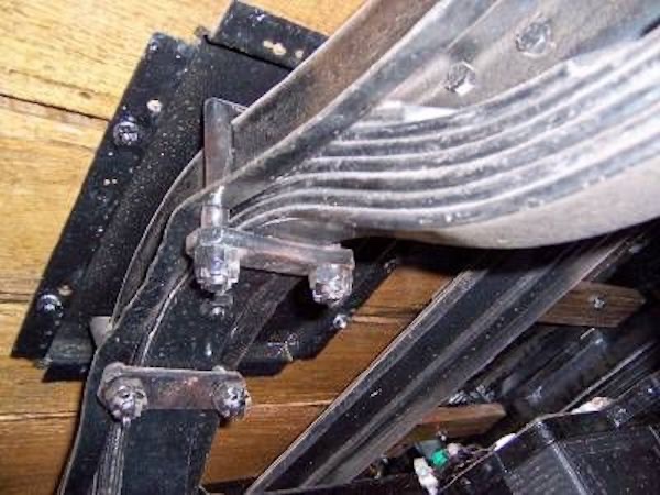 bed hump plate under side.jpg