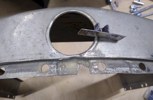 Radiator shell 060758536.jpg