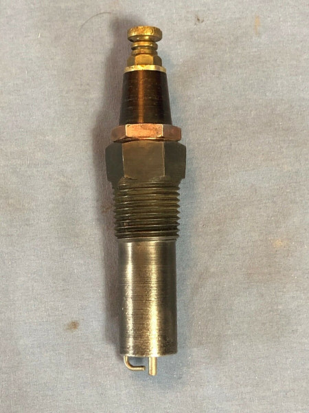 mica_plug.jpg