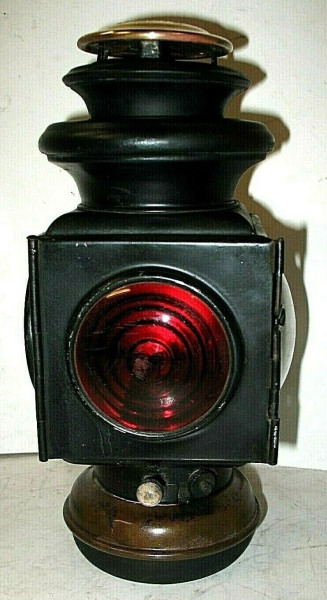 1914 Brown Taillight (2).jpg