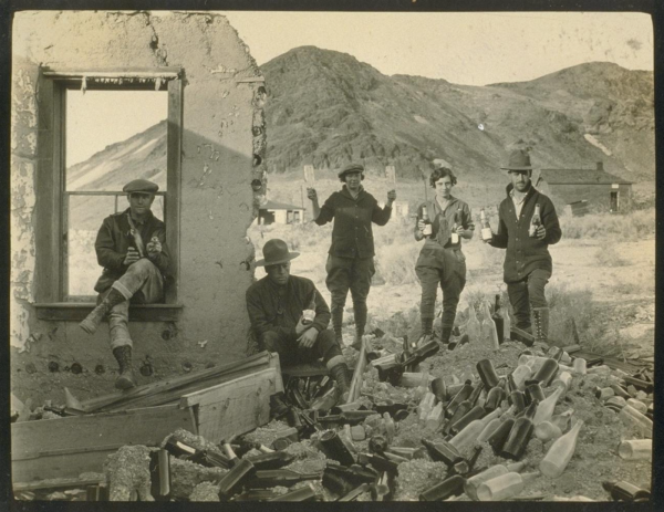 Rhyolite bottle house ruins death valley auto trip January 1926 Bancroft .png