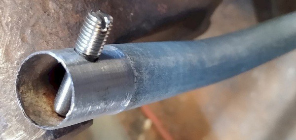 overflow screw 132335806.jpg