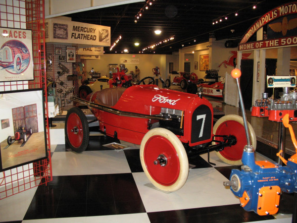 Morton & Brett Bill Smith Museum 015.jpg