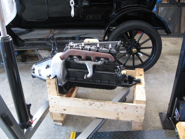 engine on crate.JPG