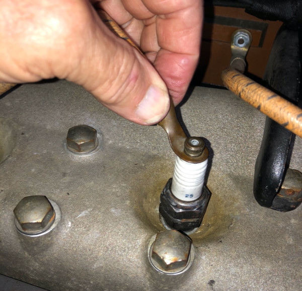 Push terminal clockwise to lock.jpg